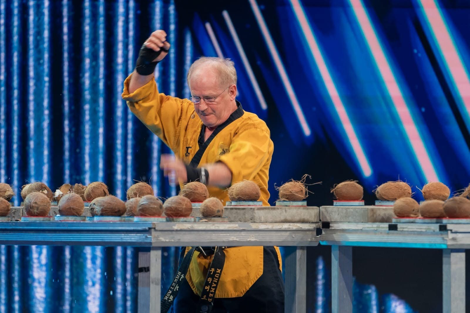 Mr. Hammerhand auf der Bühne